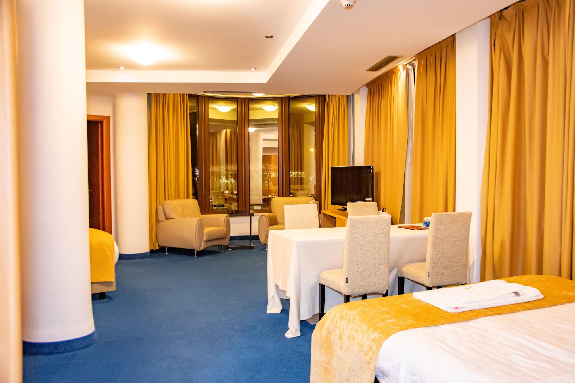 Hotel Airport Tirana Rinas Esterno foto