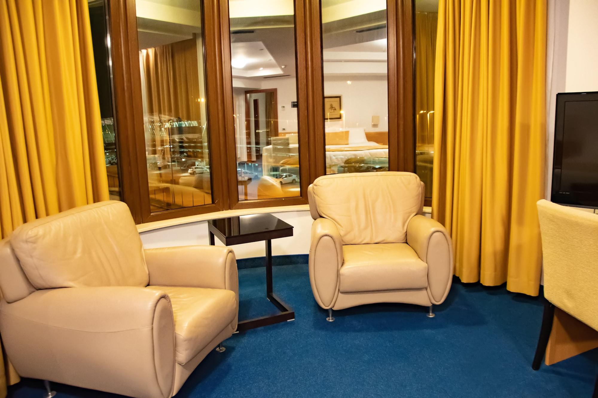 Hotel Airport Tirana Rinas Esterno foto