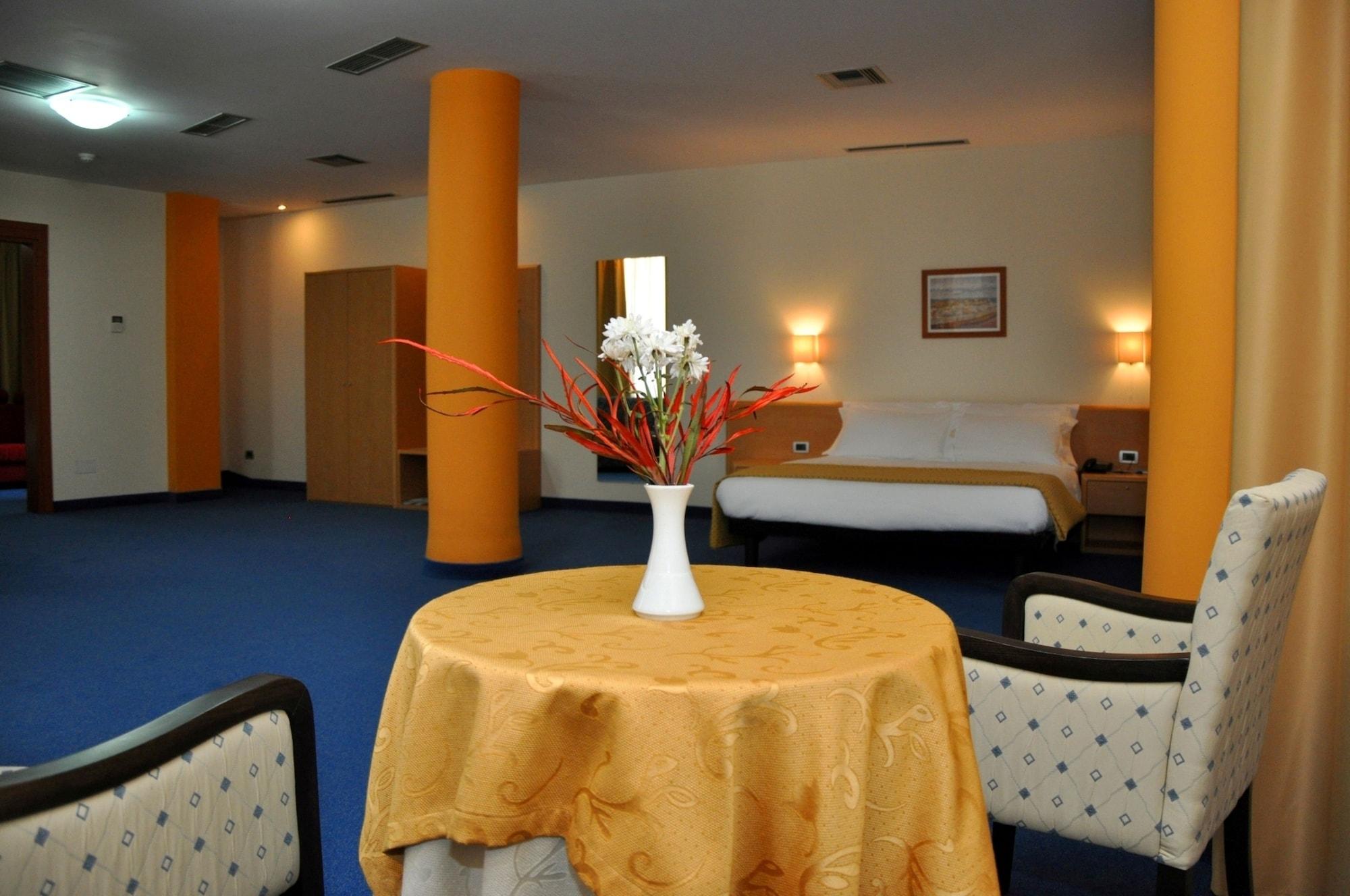 Hotel Airport Tirana Rinas Esterno foto