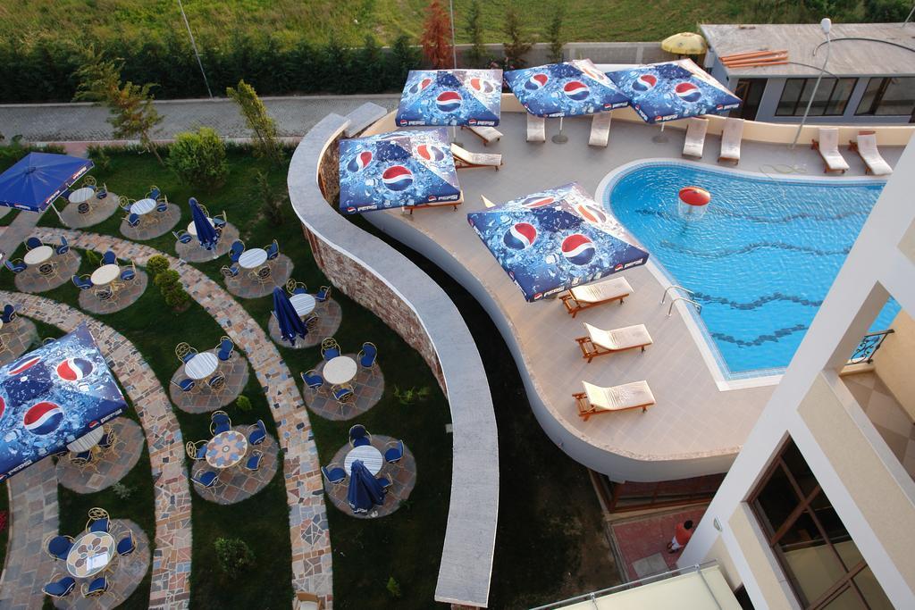 Hotel Airport Tirana Rinas Esterno foto