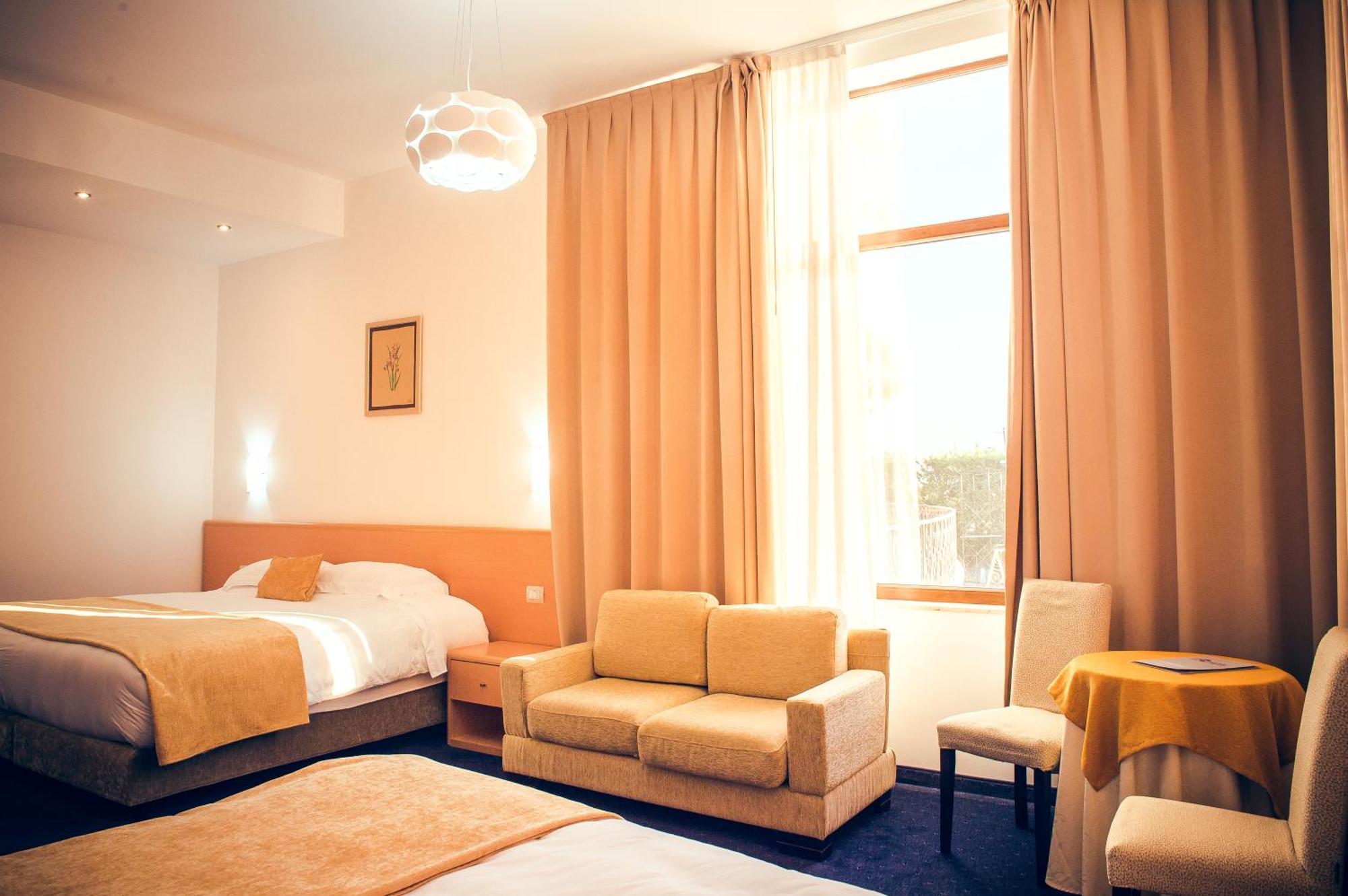 Hotel Airport Tirana Rinas Camera foto
