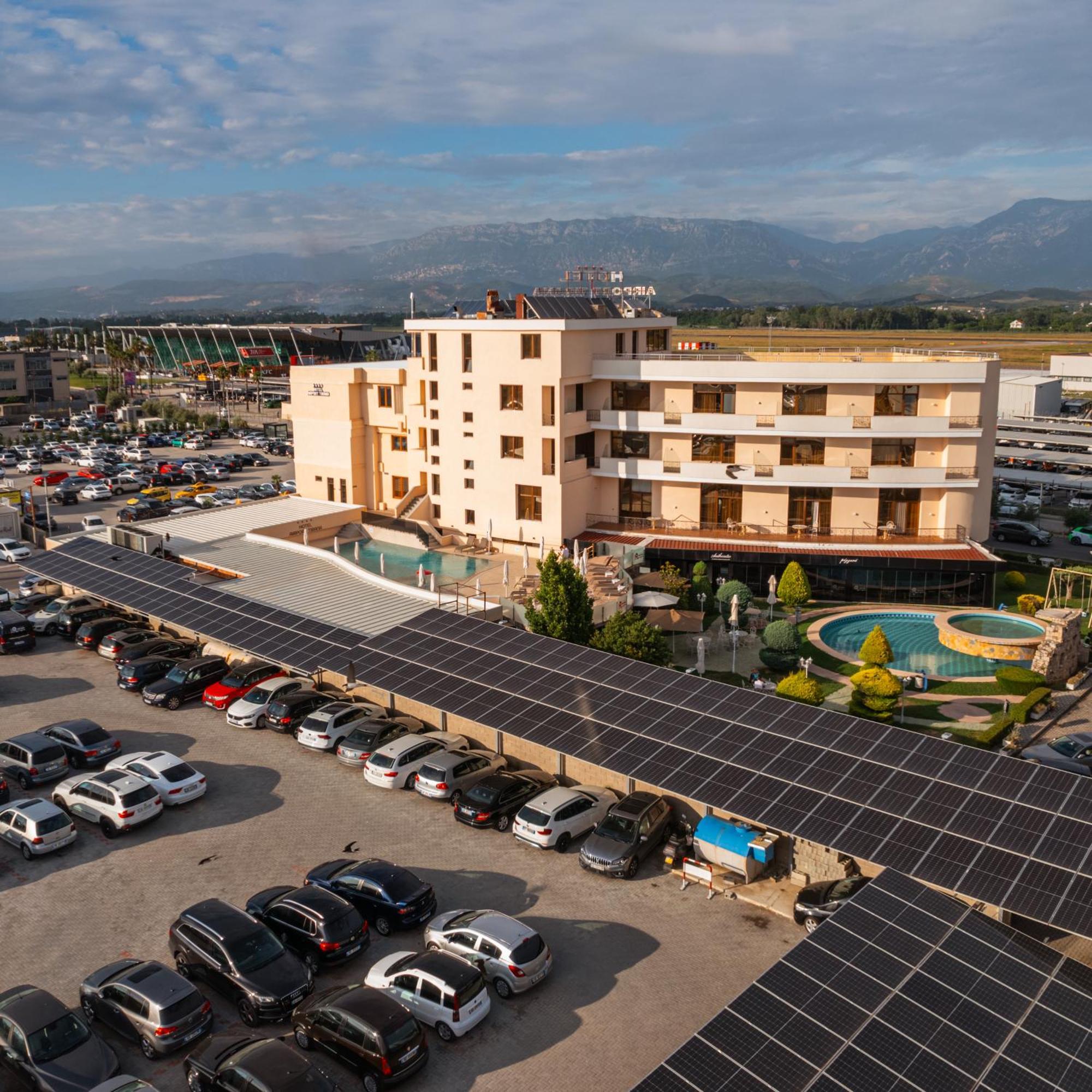 Hotel Airport Tirana Rinas Esterno foto