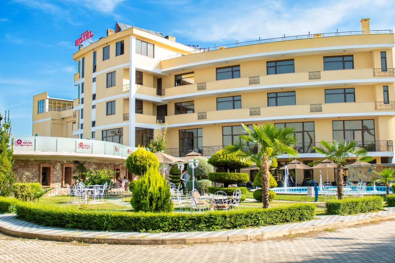 Hotel Airport Tirana Rinas Esterno foto